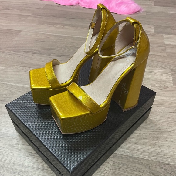 Shane Justin “Sugar Block Platform” Golden 🌟🌟 - Picture 5 of 12